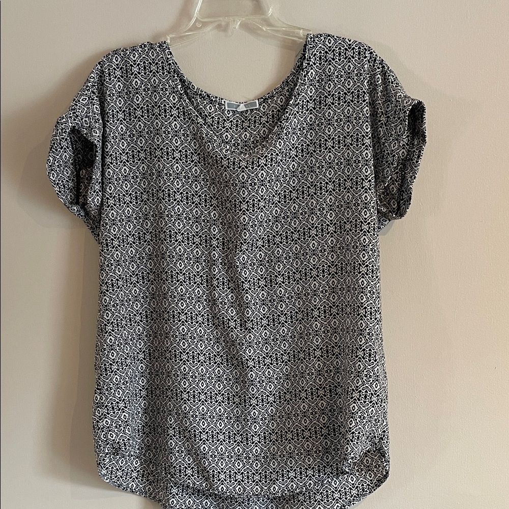 Pleione Black and White Geometric Short Sleeve Top